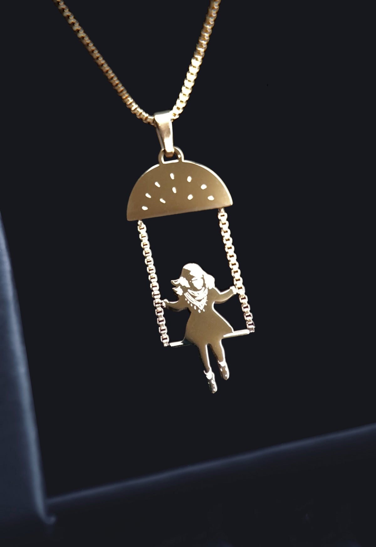 Amina in the Air Necklace - Gold